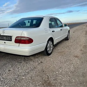 Mercedes-Benz E320 1998