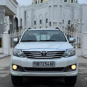 Toyota Fortuner 2012