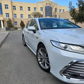 Toyota Camry 2021