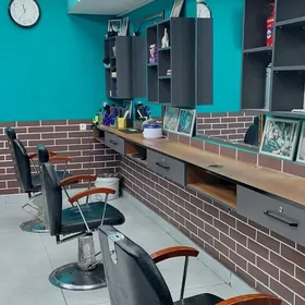 требуется мужской парикмахер