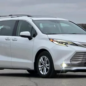 Toyota Sienna 2021