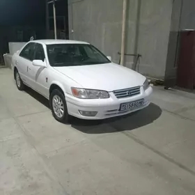 Toyota Camry 2000