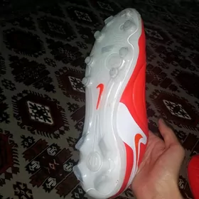 butsy (бутцы) nike tiempo