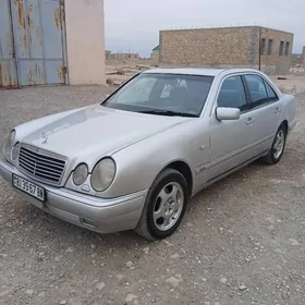 Mercedes-Benz E320 1999