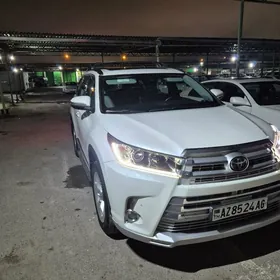 Toyota Highlander 2018
