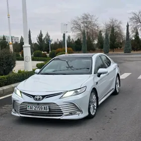 Toyota Camry 2019