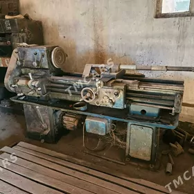 Tokarny stanok komplekt