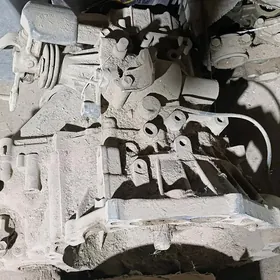 Каропка Авенсис