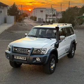 Nissan Patrol 2000