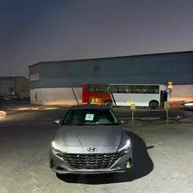 Hyundai Elantra 2023