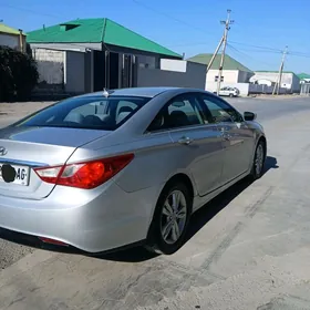 Hyundai Sonata 2011