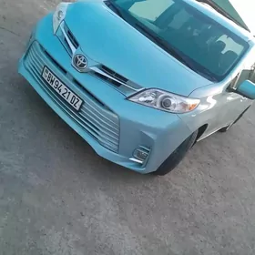 Toyota Sienna 2016
