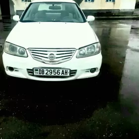Nissan Sunny 2010