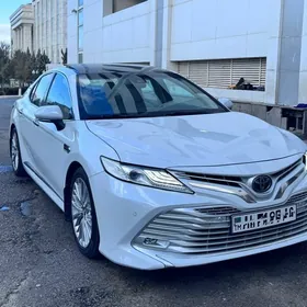 Toyota Camry 2018