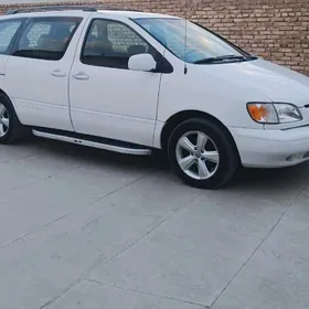 Toyota Sienna 2001
