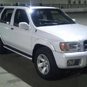 Nissan Pathfinder 2000