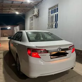 Toyota Camry 2014