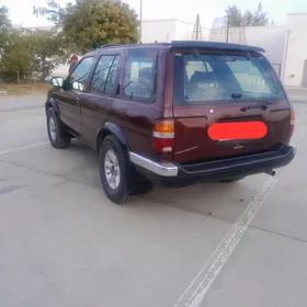 Nissan Pathfinder 1998