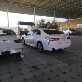 Toyota Camry 2020