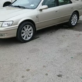Toyota Camry 2000