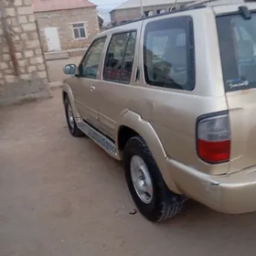 Nissan Pathfinder 1997