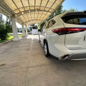 Toyota Highlander 2020