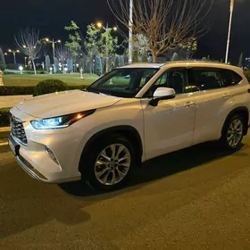 Toyota Highlander 2022
