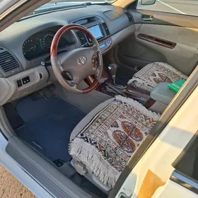 Toyota Camry 2004