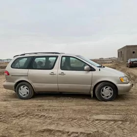 Toyota Sienna 2001