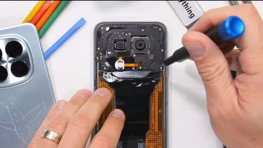 Redmi Note 15 Pro+ synaglara döz gelip, köp flagmanlardan berkdigini görkezdi