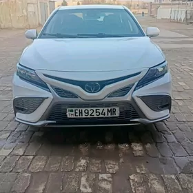 Toyota Camry 2021