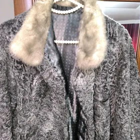 Шуба каракулевая