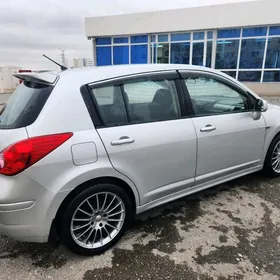 Nissan Versa 2012