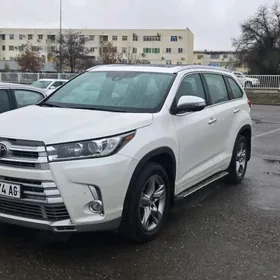 Toyota Highlander 2019