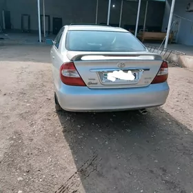 Toyota Camry 2004