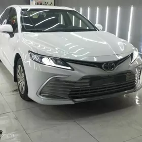 Toyota Camry 2021