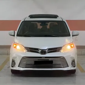 Toyota Sienna 2020