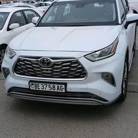 Toyota Highlander 2022