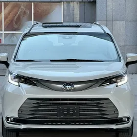 Toyota Sienna 2021