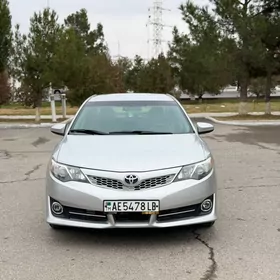 Toyota Camry 2014