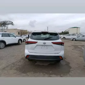 Toyota Highlander 2021