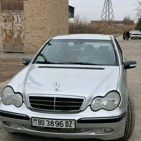 Mercedes-Benz 230E 2002