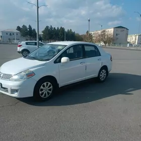 Nissan Versa 2011