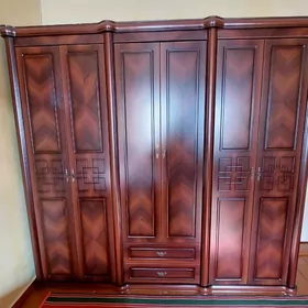 Продаётся спальный гарнитур