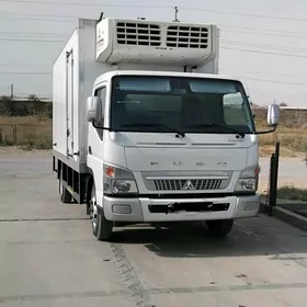 Mitsubishi Canter 2025