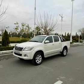 Toyota Hilux 2013