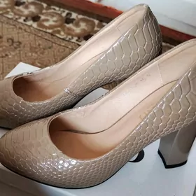 Отдам женские туфли