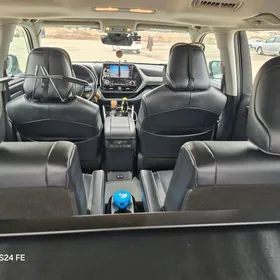 Toyota Highlander 2020