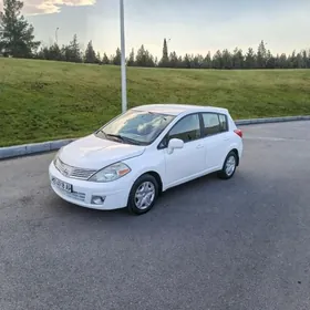 Nissan Versa 2011
