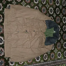 Buślat (бушлат).